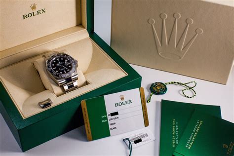 ROLEX DAYTONA 2011 GREEN WAVE WATCH BOX SET 